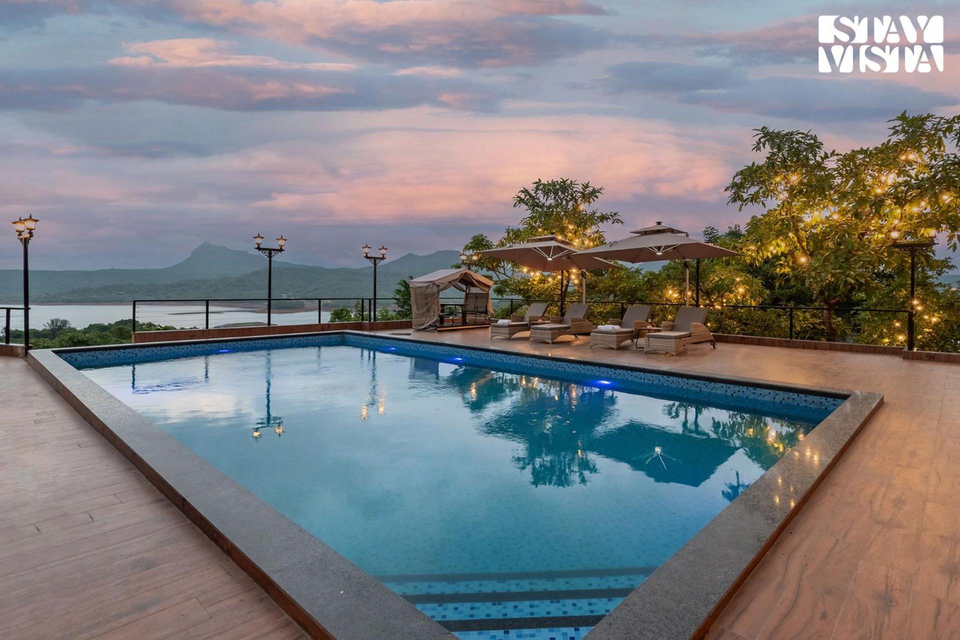 Stayvista At La Nirvana With Pool, Music Speaker & Indoor-Outdoor Game Lonavala Dış mekan fotoğraf