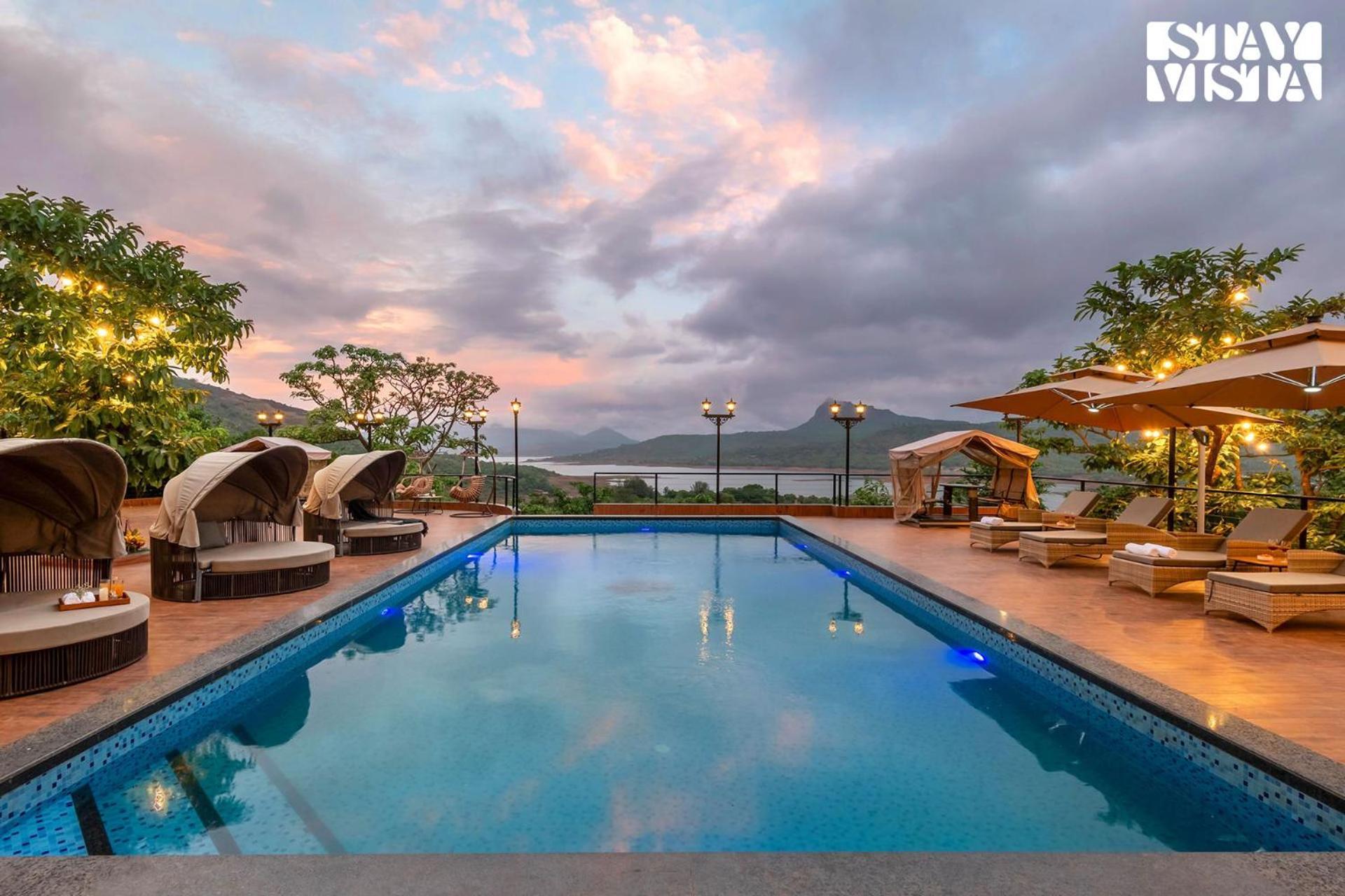 Stayvista At La Nirvana With Pool, Music Speaker & Indoor-Outdoor Game Lonavala Dış mekan fotoğraf